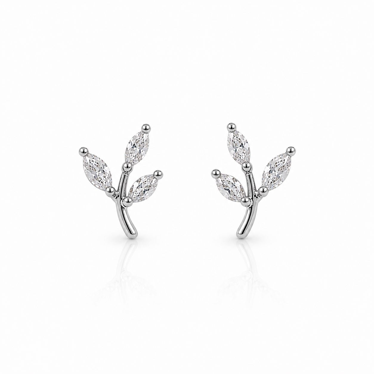 Petite Laurel Earrings Earrings DaVinci ESP45LRL
