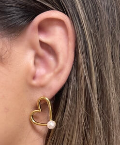Heart Post Earring With Pearl : 18kt Gold Fill (EGP630) Earrings athenadesigns 