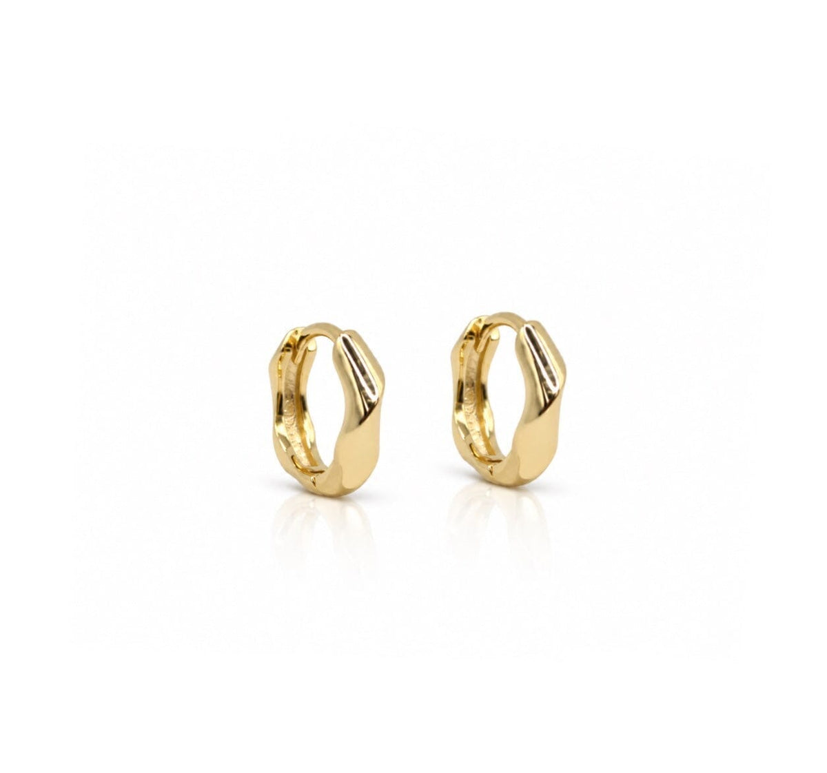 Winter Glow Huggies Earrings Iishii EGP4470 Gold 