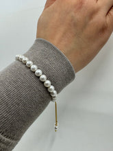 Load image into Gallery viewer, Pearl Pull Chain Bracelet: (PGBT334) Bracelet athenadesigns 
