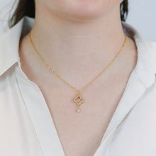 Load image into Gallery viewer, Clover &amp; Pearl Lariat Necklace Necklaces athenadesigns 
